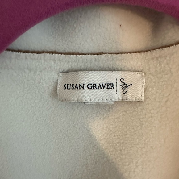 Beautiful and soft faux shearling. 3/4 length, light coat. NWOT. Size L - Picture 3 of 7